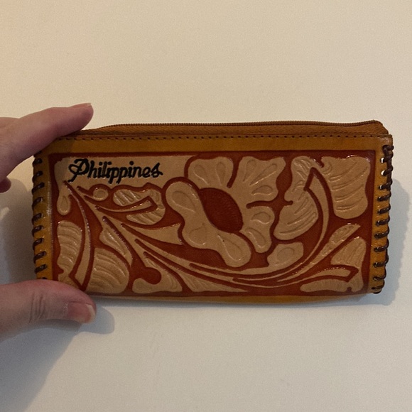 Handmade Leather coin, keys etc. zipper pouch, made in Philippines - Picture 3 of 7